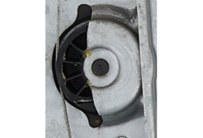 Leve vitre electrique arriere gauche RENAULT CLIO 3 Photo n°3