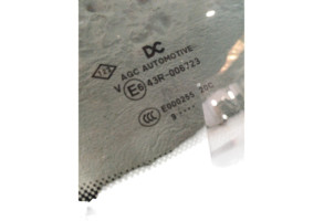Vitre arriere droit RENAULT TWINGO 3 Photo n°7
