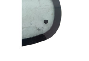 Vitre arriere gauche CITROEN C1 2 Photo n°2