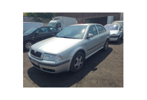 Vase de lave glace SKODA OCTAVIA 1 Photo n°5
