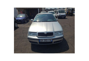 Vase de lave glace SKODA OCTAVIA 1 Photo n°14