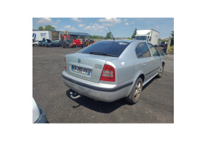 Vase de lave glace SKODA OCTAVIA 1 Photo n°18