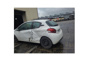 Custode avant gauche PEUGEOT 208 1 Photo n°5