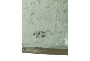 Vitre avant droit VOLKSWAGEN UP Photo n°1