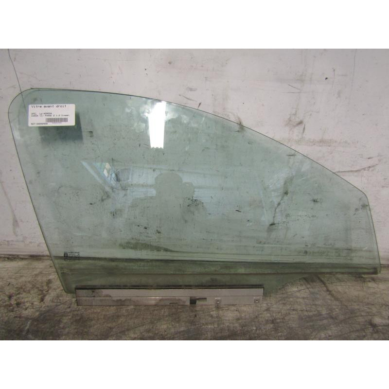 Vitre avant droit OPEL CORSA C Photo n°1