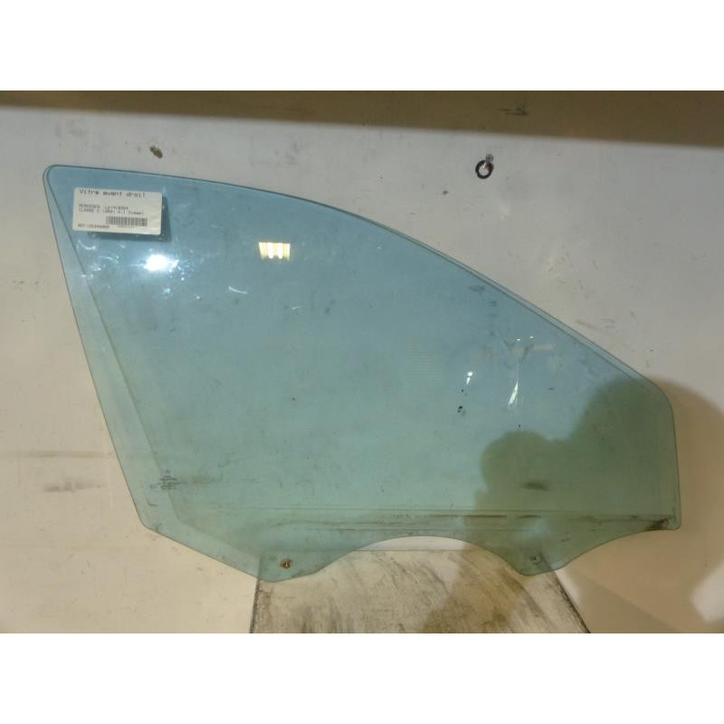 Vitre avant droit MERCEDES CLASSE C 203 Photo n°1