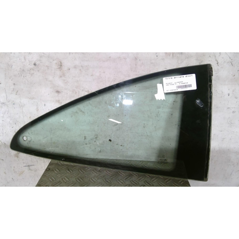 Vitre arriere droit PEUGEOT 406 Photo n°1