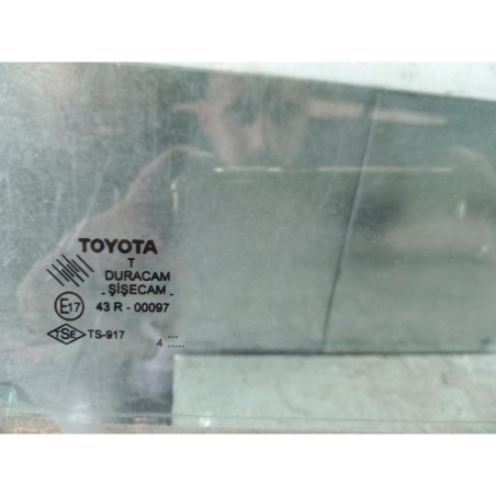 Vitre arriere droit TOYOTA COROLLA VERSO 2