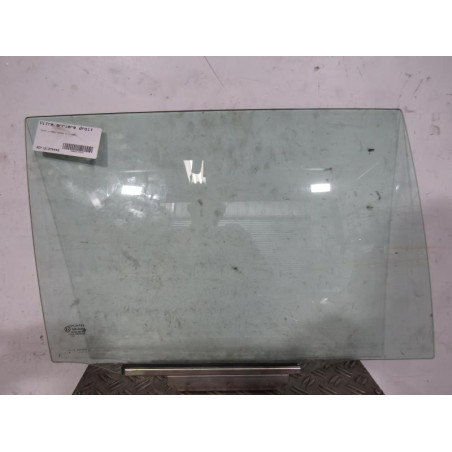Vitre arriere droit TOYOTA AVENSIS 2