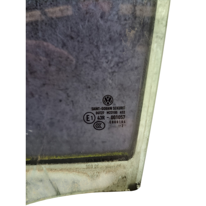 Vitre arriere gauche VOLKSWAGEN GOLF 6 Photo n°1