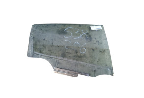 Vitre arriere droit TOYOTA YARIS 3 Photo n°2