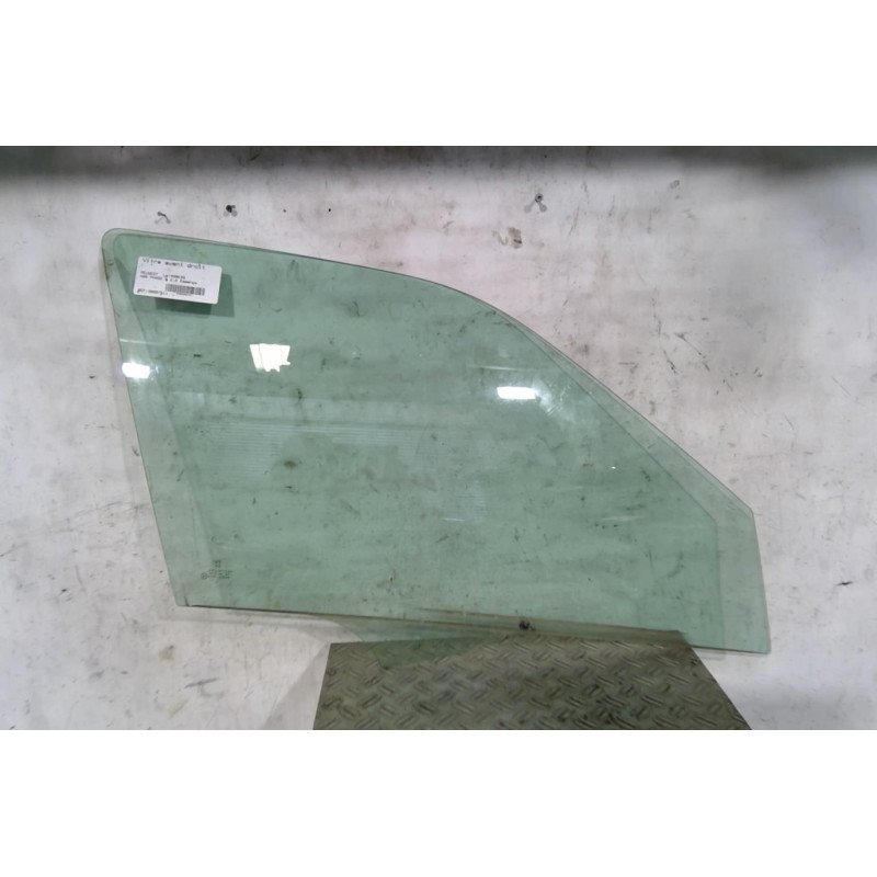 Vitre avant droit PEUGEOT 406 Photo n°1