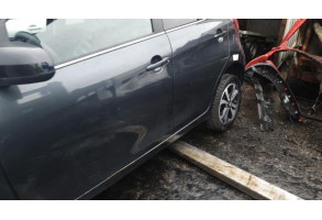 Vitre arriere gauche CITROEN C1 2 Photo n°6