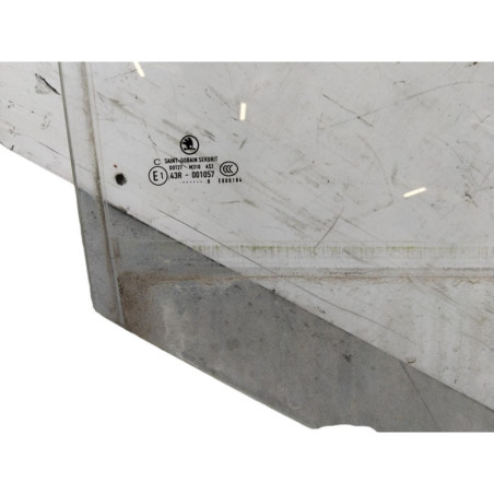 Vitre arriere droit SKODA FABIA 2