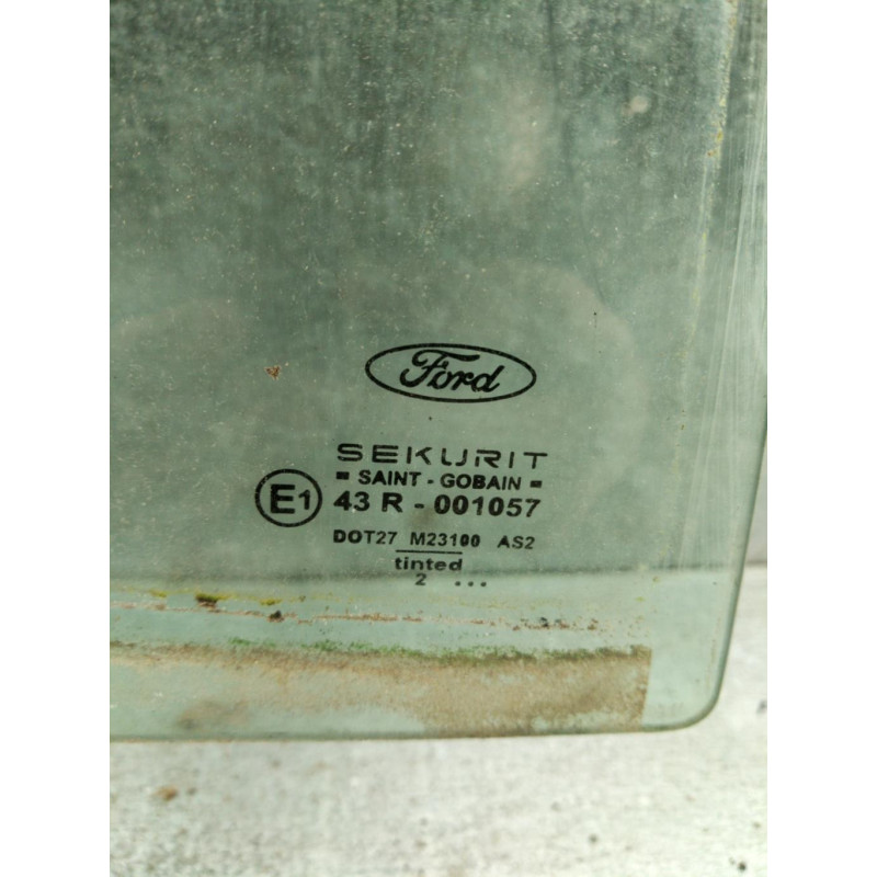Vitre arriere droit FORD FOCUS 1 Photo n°1