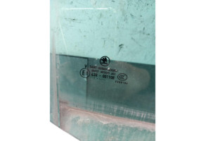 Vitre arriere droit SKODA FABIA 2 Photo n°2