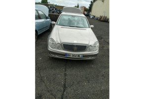 Malle/Hayon arriere MERCEDES CLASSE E 211 Photo n°8