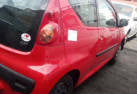 Attache ceinture arriere gauche PEUGEOT 107 Photo n°4