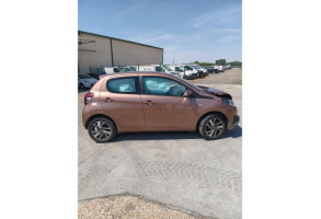 Feu arriere principal droit (feux) PEUGEOT 108 Photo n°9
