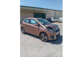 Feu arriere principal droit (feux) PEUGEOT 108 Photo n°17
