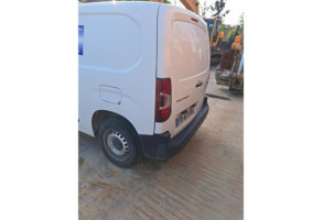 Feu arriere stop central PEUGEOT PARTNER 3 Photo n°6