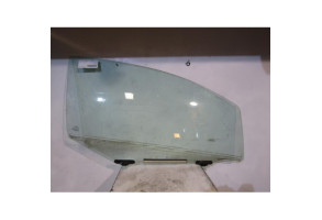 Vitre avant droit TOYOTA YARIS 2 Photo n°1
