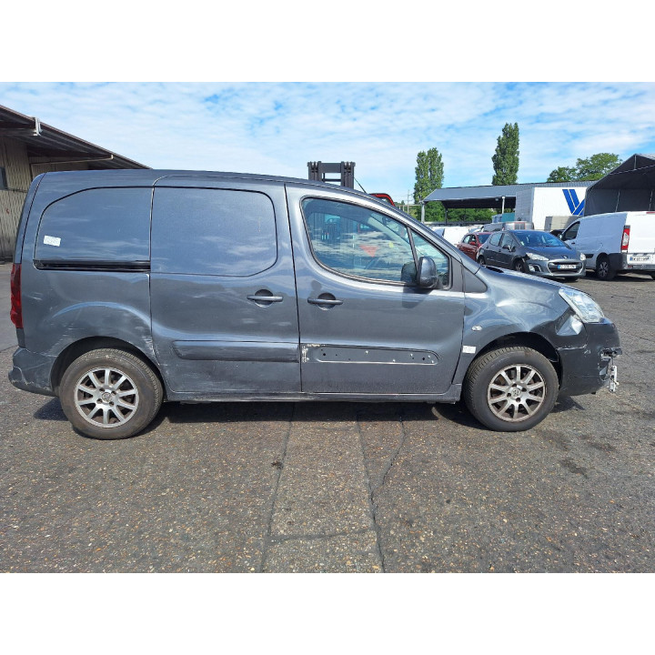Feu arriere principal droit (feux) PEUGEOT PARTNER 2 Photo n°16