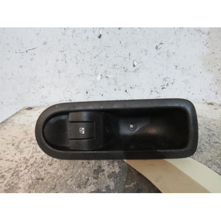Interrupteur de leve vitre arriere droit RENAULT MEGANE 2