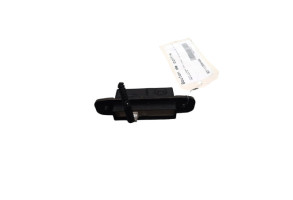 Bouton de coffre TOYOTA YARIS 3 Photo n°2