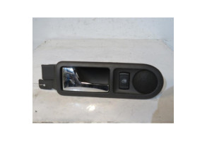 Poignee interieur arriere gauche VOLKSWAGEN PASSAT 4 Photo n°2