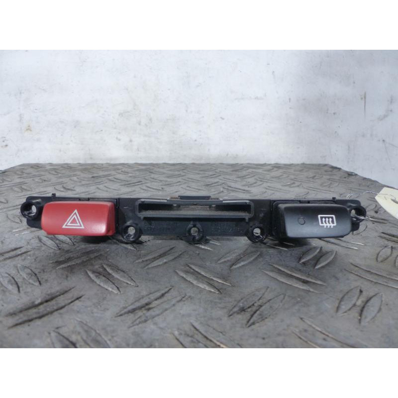 Bouton de warning KIA RIO 2 Photo n°1