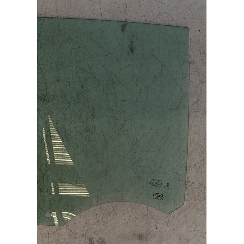 Vitre arriere droit CITROEN C4 3 Photo n°1