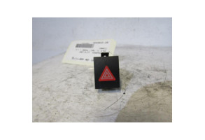 Bouton de warning VOLKSWAGEN POLO 4 Photo n°1