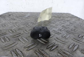 Interrupteur de leve vitre avant droit DACIA SANDERO 1