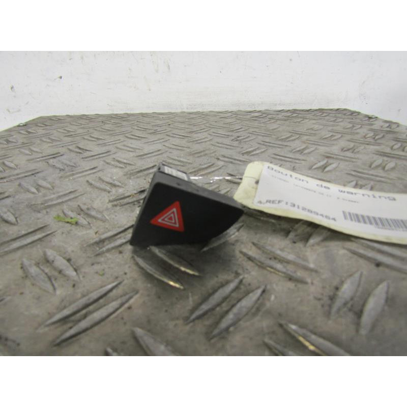 Bouton de warning CITROEN C5 2 Photo n°1