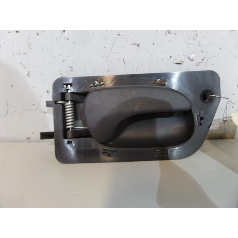 Poignee interieur avant droit RENAULT LAGUNA 1 Photo n°1