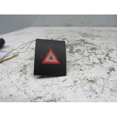 Bouton de warning SKODA FABIA 2
