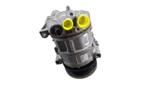 Compresseur clim FIAT PUNTO 3 Photo n°2