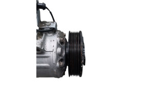 Compresseur clim VOLKSWAGEN POLO 5 Photo n°7