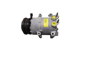 Compresseur clim FORD FIESTA 6 Photo n°4