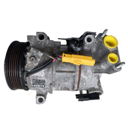 Compresseur clim OPEL CORSA F Photo n°1