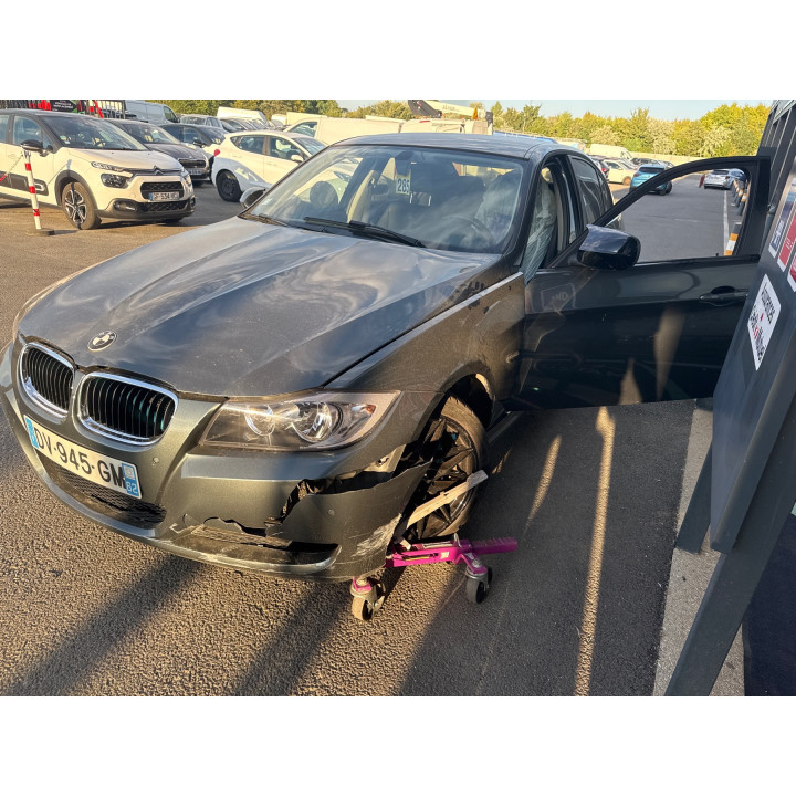 Cache moteur  BMW SERIE 3 E90 Photo n°8