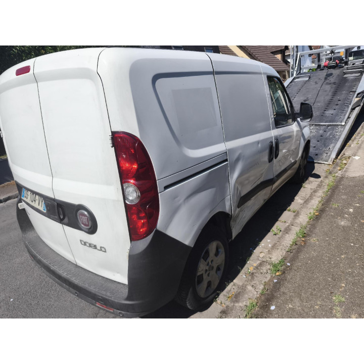 Feu arriere principal droit (feux) FIAT DOBLO 2 Photo n°8