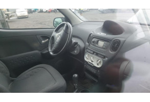 Armature avant, Masque avant TOYOTA YARIS VERSO Photo n°2
