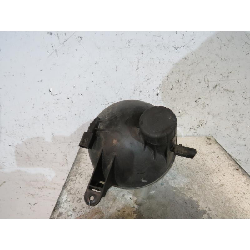 Vase d'expansion MERCEDES CLASSE B 245 Photo n°1