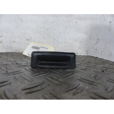 Bouton de coffre AUDI A1 1