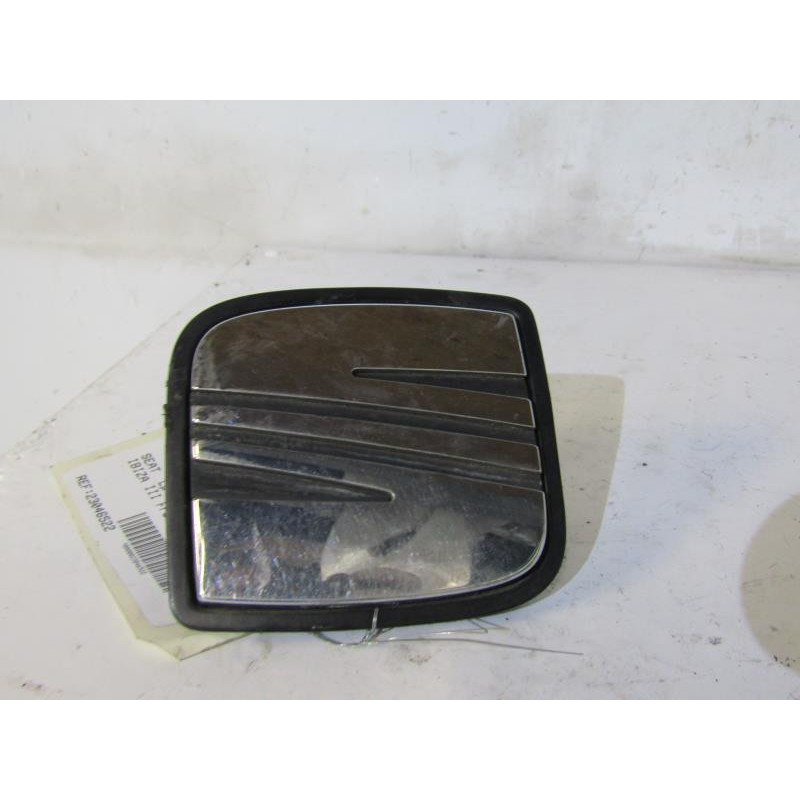 Bouton de coffre SEAT IBIZA 3 Photo n°1