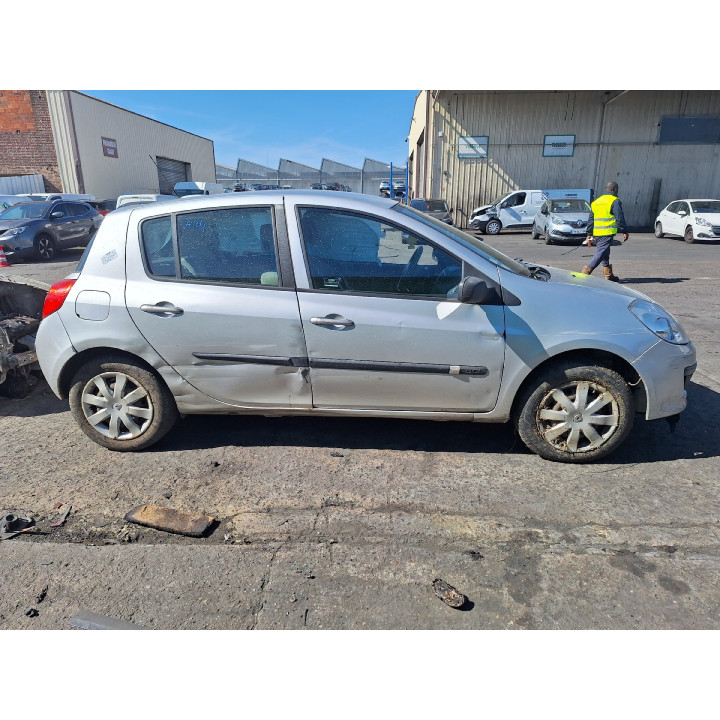 Feu arriere principal droit (feux) RENAULT CLIO 3 Photo n°11