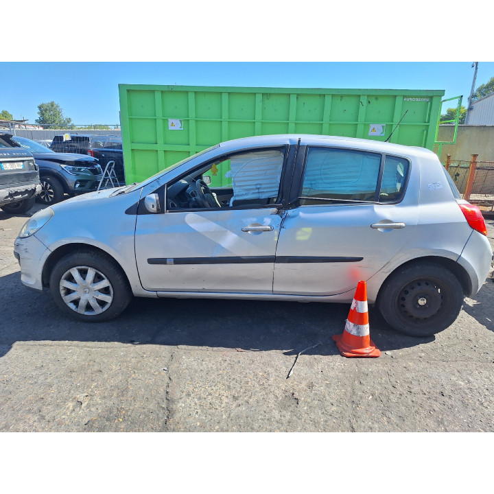 Feu arriere principal droit (feux) RENAULT CLIO 3 Photo n°12