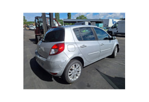 Feu de pare choc arriere gauche RENAULT CLIO 3 Photo n°18